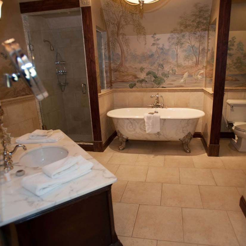 Oheka Castle guest bathroom